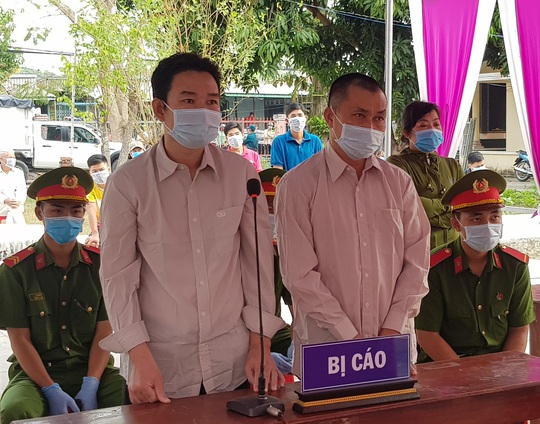 2 kẻ đưa người nhập cảnh trái phép lãnh 11 năm tù - Ảnh 1.