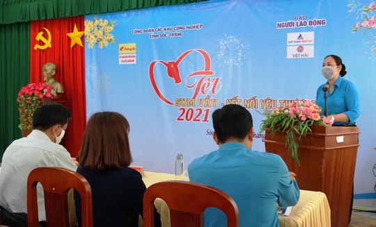 Trao 400 phần quà Tết cho công nhân nghèo ở Sóc Trăng - Ảnh 8.