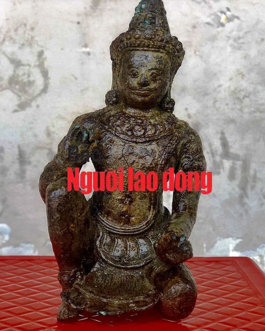 CLIP: Cận cảnh tượng nam thần&nbsp;được công nhận là bảo vật Quốc gia - Ảnh 2.