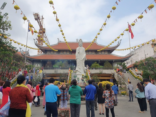 Cận cảnh viếng chùa Vĩnh Nghiêm, Việt Nam Quốc Tự, Phước Hải rằm tháng Giêng - Ảnh 1.