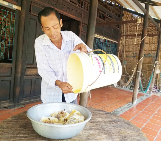 Thưởng thức 4 đặc sản ở Cà Mau lọt tốp món ăn, quà tặng ngon nhất Việt Nam - Ảnh 9.