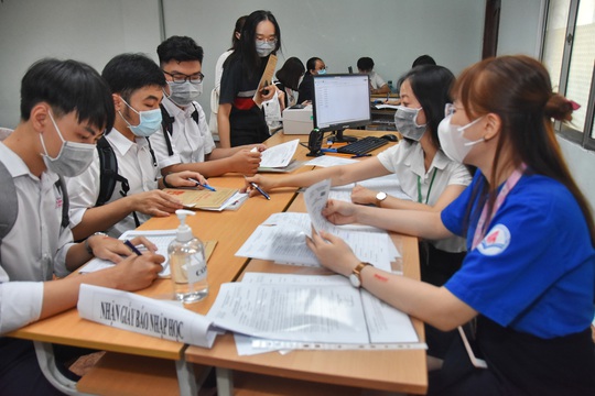 Tuyển sinh trái quy định, xử phạt thế nào? - Ảnh 1.