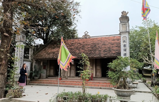 Tảng đá kỳ lạ in hình đầu người và đôi bàn tay ở Thành nhà Hồ - Ảnh 3.