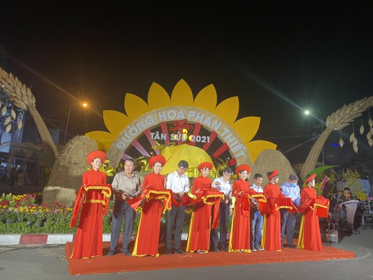 Nova Group tài trợ đường hoa tại TP.HCM, Phan Thiết và Biên Hòa - Ảnh 3.