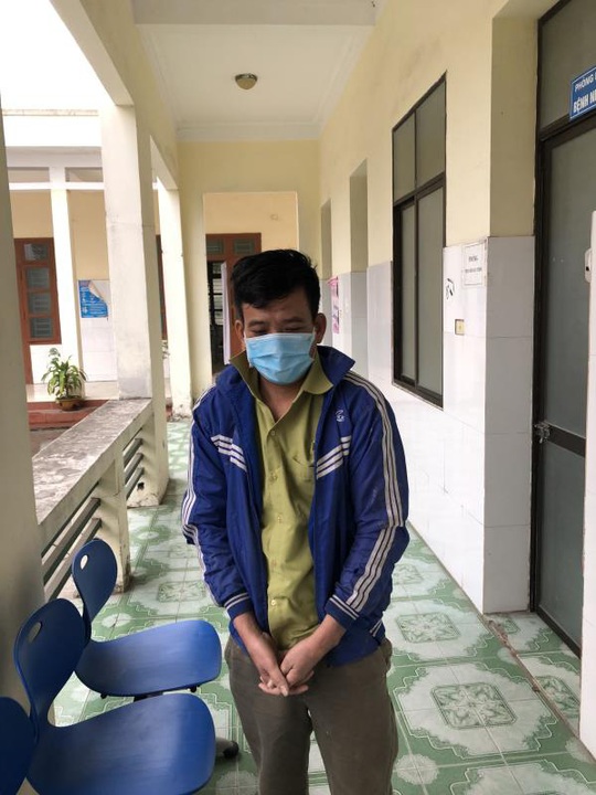 Tránh chốt phòng dịch Covid-19, người đàn ông bơi vượt sông từ Hải Dương sang Hải Phòng - Ảnh 2.
