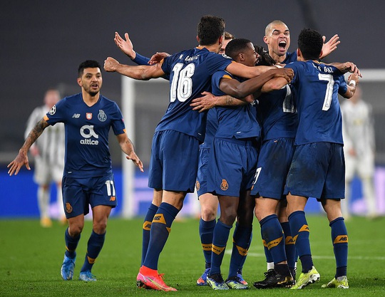 Ngược dòng thảm hại tại Turin, Juventus thua tan tác Champions League - Ảnh 8.