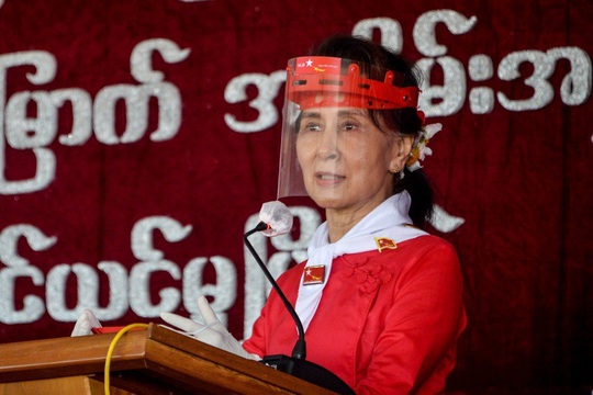 Người Myanmar biểu tình bằng phương thức đặc biệt - Ảnh 2.