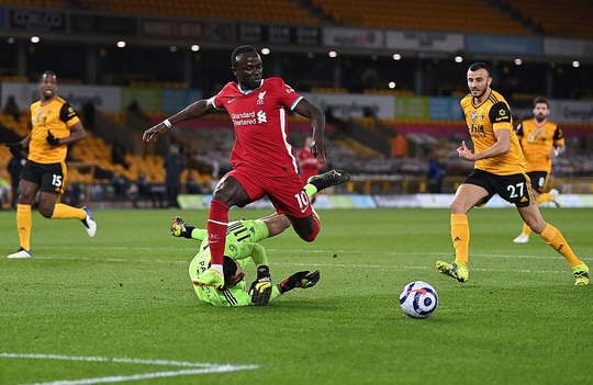 Thủ môn chấn thương kinh hoàng, Wolverhampton bại trận trước Liverpool - Ảnh 1.