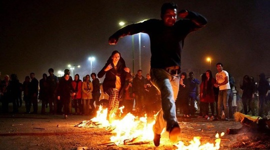 Hơn 1.000 người thương vong trong lễ hội lửa ở Iran - Ảnh 1.