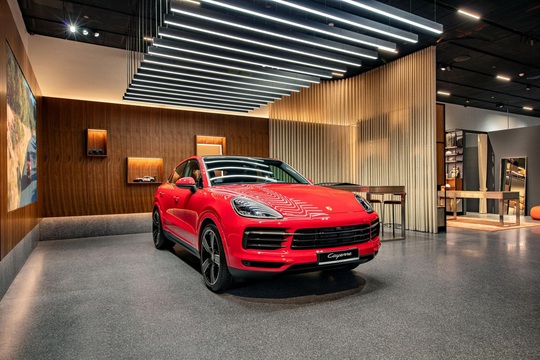 Porsche Studio đầu tiên được đặt tại Hà Nội - Ảnh 2.