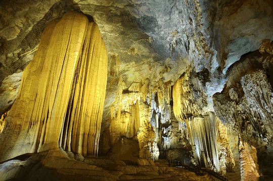 Những hang động kỳ vĩ ở Hòa Bình - Ảnh 1.