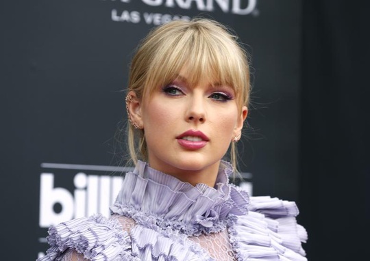 Taylor Swift chỉ trích Netflix đùa “hèn hạ” chuyện tình ái của cô - Ảnh 1.