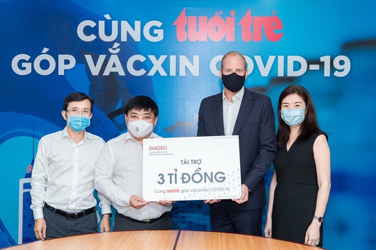 Diageo Việt Nam tài trợ 3 tỉ đồng chống dịch Covid-19 - Ảnh 1.