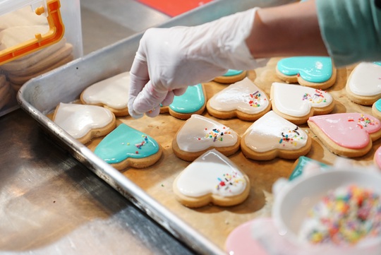 Những chiếc bánh đặc biệt dành cho chị em ngày 8-3 - Ảnh 3.