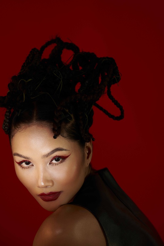 Giải mã hashtag về phụ nữ trong bộ ảnh mới của Hoa hậu H’Hen Niê - Ảnh 7.