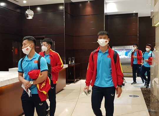 Tuyển Việt Nam có mặt tại UAE, quyết tâm đạt kết quả tốt nhất trước đội tuyển Trung Quốc - Ảnh 8.