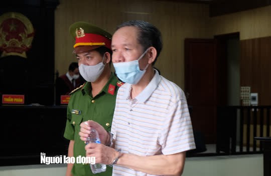 Có nhiều tình tiết giảm nhẹ, cựu phó Chủ tịch HĐND thị xã Nghi Sơn bị đề nghị 24-30 tháng tù - Ảnh 1.