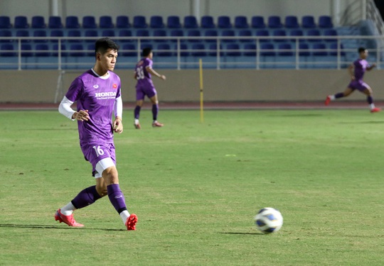 Đội tuyển Việt Nam nhận mưa lời khen từ AFC trước trận gặp Oman - Ảnh 10.