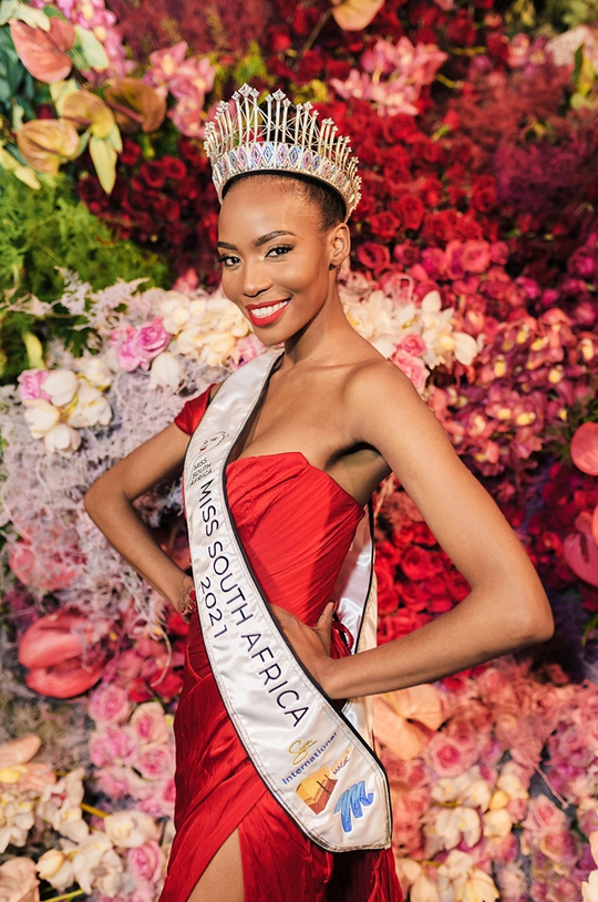 Chân dung người mẫu đăng quang Hoa hậu Nam Phi 2021 - Ảnh 1.