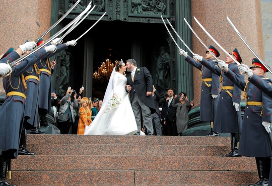 Cận cảnh đám cưới hoàng gia Nga đầu tiên sau hơn 100 năm - Ảnh 1.