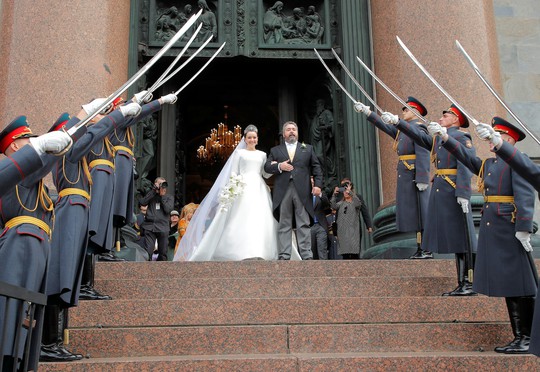 Cận cảnh đám cưới hoàng gia Nga đầu tiên sau hơn 100 năm - Ảnh 10.