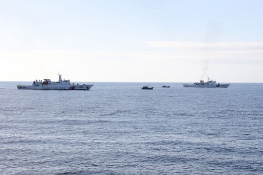 Cảnh sát biển Việt Nam và Trung Quốc tuần tra liên hợp ở Vịnh Bắc Bộ - Ảnh 4.