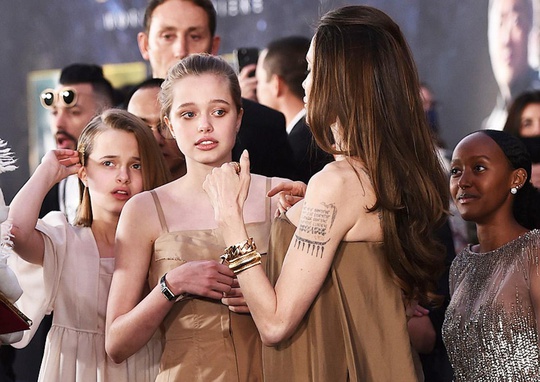 Con gái Angelina Jolie cao ngang ngửa mẹ, ra dáng thiếu nữ ở tuổi 15 - Ảnh 3.