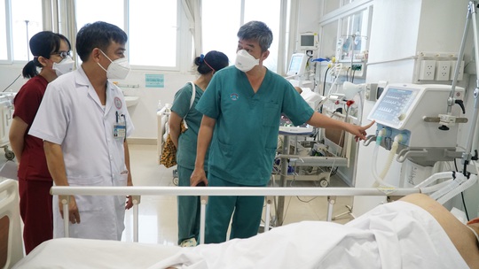 Đoàn bác sĩ Bệnh viện Chợ Rẫy khảo sát việc phòng chống dịch Covid-19 ở Đắk Lắk - Ảnh 1.