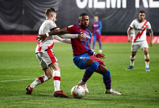 Barcelona khó khởi sắc nếu chiêu mộ HLV Xavi - Ảnh 1.