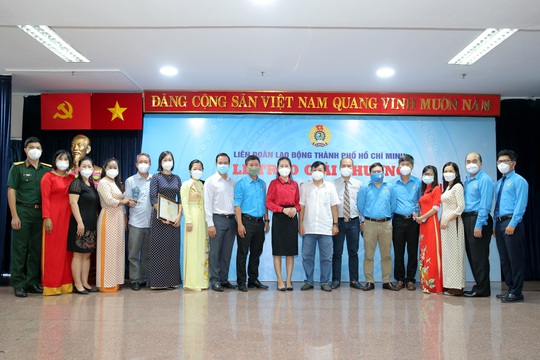Báo Người Lao Động đoạt 3 giải “Báo chí đồng hành cùng Công đoàn TP HCM trong phòng, chống đại dịch Covid-19” - Ảnh 3.