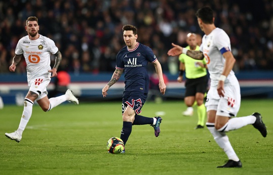 Messi thi đấu mờ nhạt, PSG thắng ngược đương kim vô địch Ligue 1 - Ảnh 1.