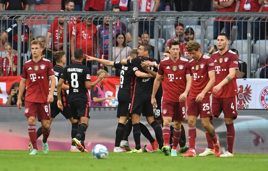 Thất bại trên sân nhà, Bayern Munich bị ngắt chuỗi bất bại - Ảnh 4.