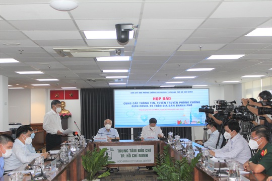 TP HCM dự kiến đầu tháng 1-2022, học sinh trở lại trường - Ảnh 1.