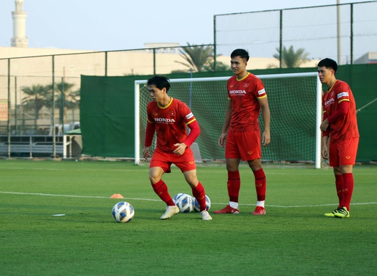 Đội tuyển Việt Nam có buổi tập cuối cùng tại UAE để chuẩn bị cho hành trình mới tại Oman - Ảnh 8.
