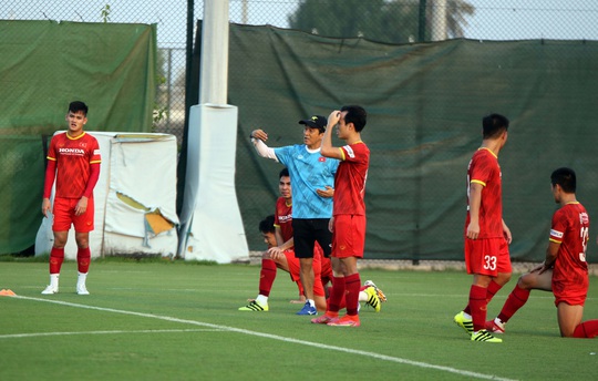 Đội tuyển Việt Nam có buổi tập cuối cùng tại UAE để chuẩn bị cho hành trình mới tại Oman - Ảnh 9.