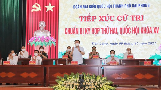 Chủ tịch Quốc hội Vương Đình Huệ tiếp xúc cử tri Hải Phòng - Ảnh 3.