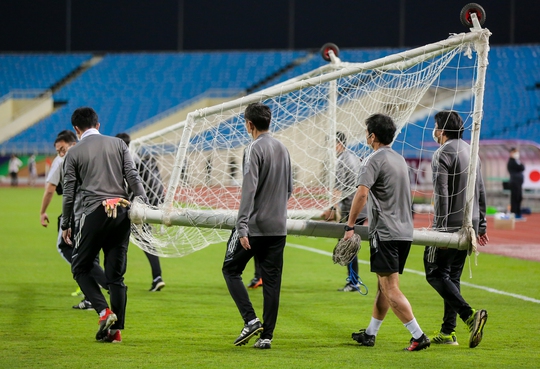 Minamino cùng đồng đội phô diễn kĩ thuật trên sân Mỹ Đình trước trận đấu với tuyển Việt Nam - Ảnh 12.