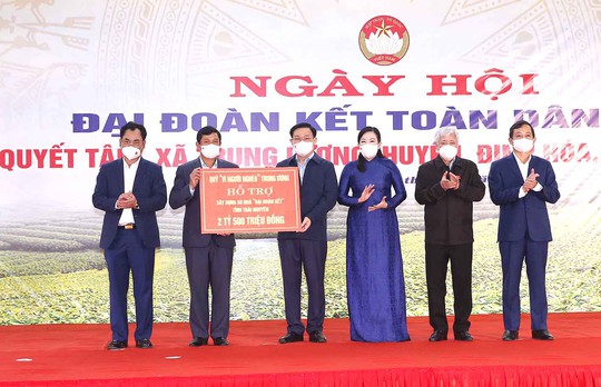 Chủ tịch Quốc hội: Thường xuyên trao đổi với Thủ tướng về hỗ trợ phục hồi kinh tế - Ảnh 4.