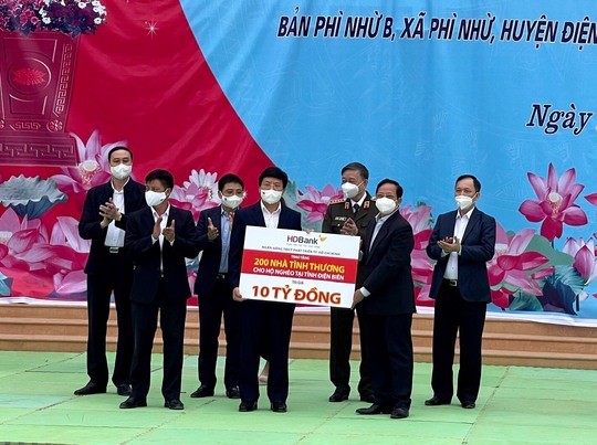 HDBank trao tặng 200 căn nhà tình thương cho tỉnh Điện Biên - Ảnh 1.