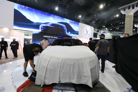 Cận cảnh hai mẫu xe điện VinFast vừa cập bến Los Angeles Auto Show - Ảnh 6.