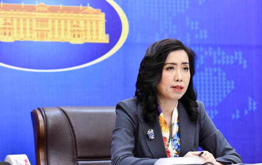 Việt Nam lên tiếng về thông tin tàu Trung Quốc dùng vòi rồng ngăn chặn tàu Philippines ở bãi Cỏ Mây - Ảnh 1.