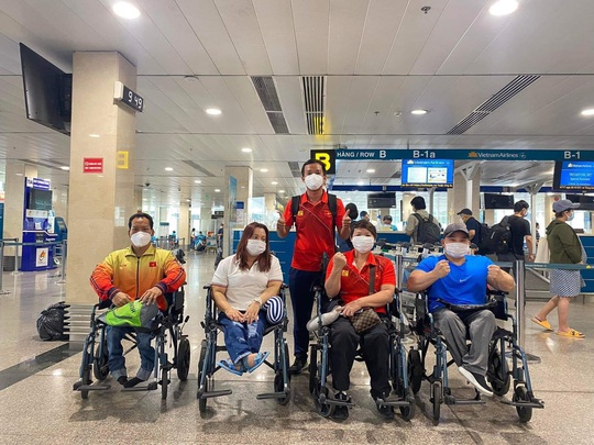 Lực sĩ khuyết tật Lê Văn Công giành HCB cử tạ thế giới 2021 - Ảnh 1.