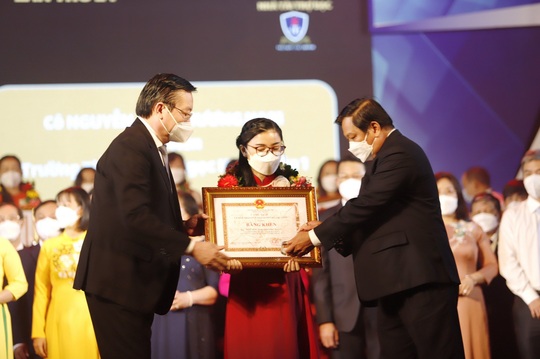 TP HCM trao tặng danh hiệu Nhà giáo ưu tú và Giải thưởng Võ Trường Toản - Ảnh 3.