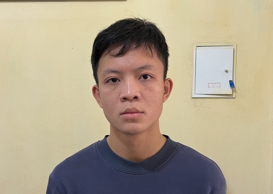Đeo khẩu trang vào cướp tiệm vàng lúc sáng sớm - Ảnh 1.