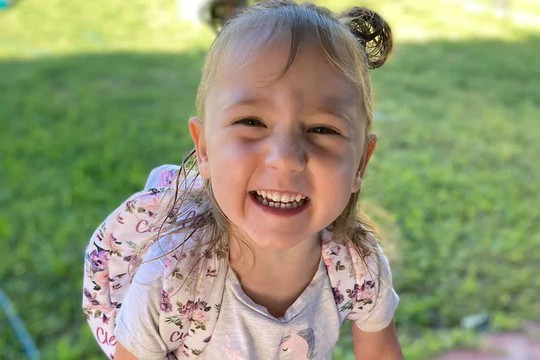 Úc: Bé gái 4 tuổi sống sót sau 18 ngày mất tích - Ảnh 1.
