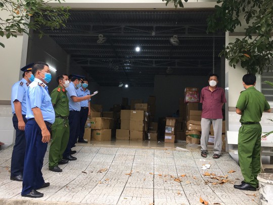 Mỹ phẩm được sản xuất trong... xô, chậu - Ảnh 2.