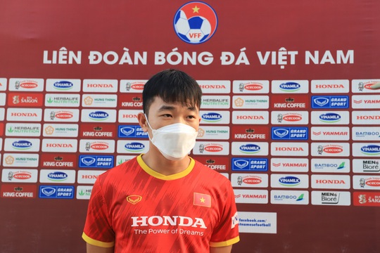 Tiền vệ Lương Xuân Trường: Tuyển Việt Nam đặt mục tiêu có điểm trước Nhật Bản - Ảnh 2.