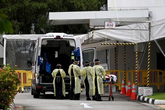 Singapore: Bệnh nhân Covid-19 bị dồn vào “thế khó” - Ảnh 1.