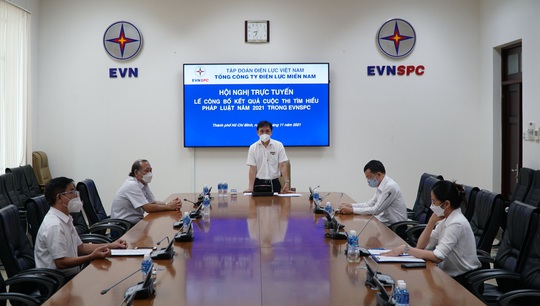 EVNSPC tổng kết trao giải thưởng cuộc thi tìm hiểu pháp luật năm 2021 - Ảnh 1.