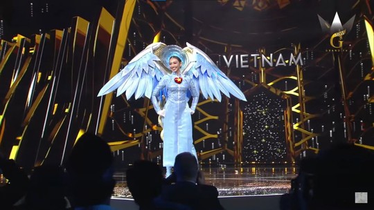 Thùy Tiên trình diễn Quốc phục ấn tượng tại Miss Grand International 2021 - Ảnh 2.